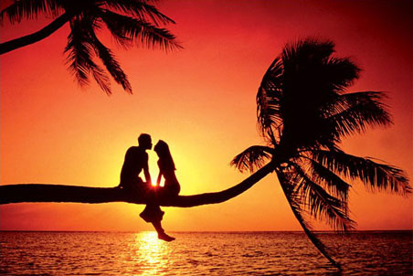 lgpp31181%2Bsummer-love-kissing-at-sunset-poster